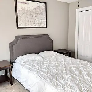 https://spacious-deluxe-house-for-you-your-family-and-friends.1sthotelscharlotte.com
